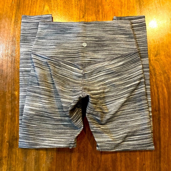 Lululemon Align leggings sz 6. 25” Heathered Black/White. No flaws! - Picture 2 of 6